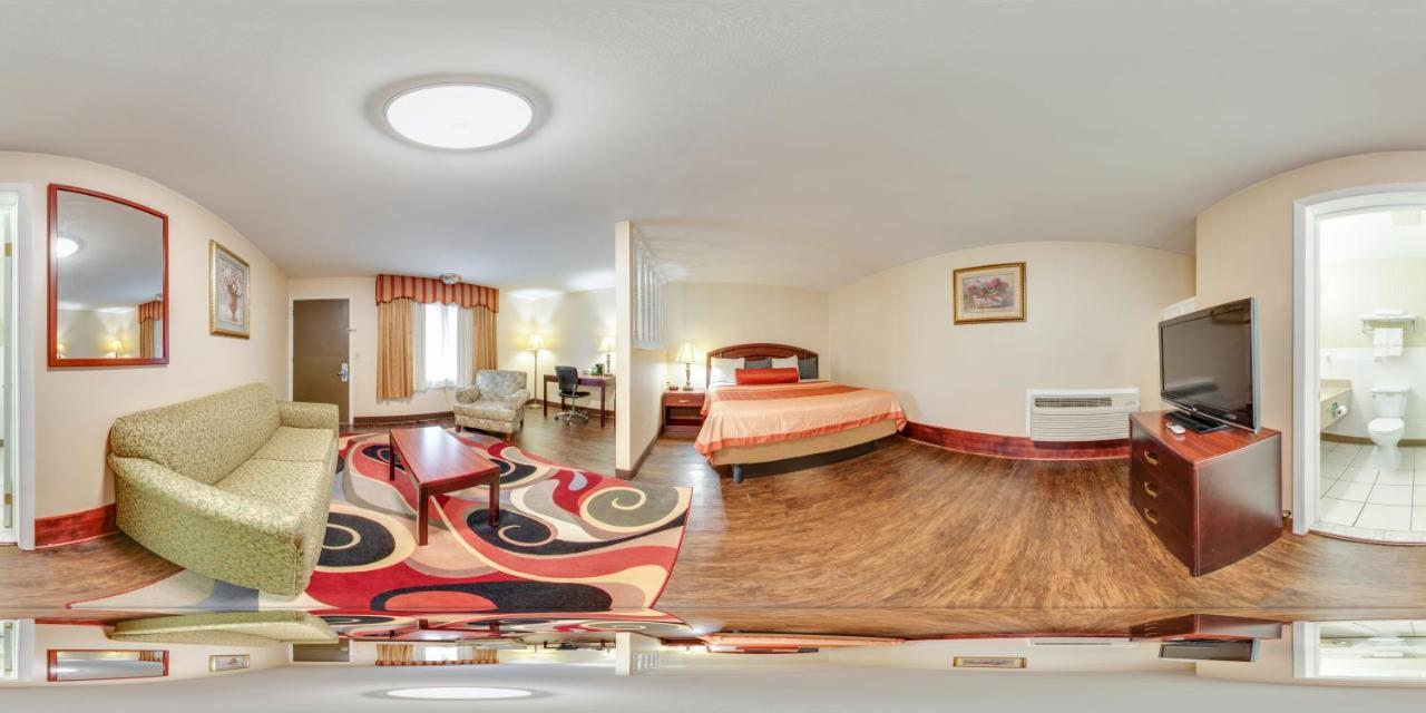 Weedsport Rodeway Inn מראה חיצוני תמונה