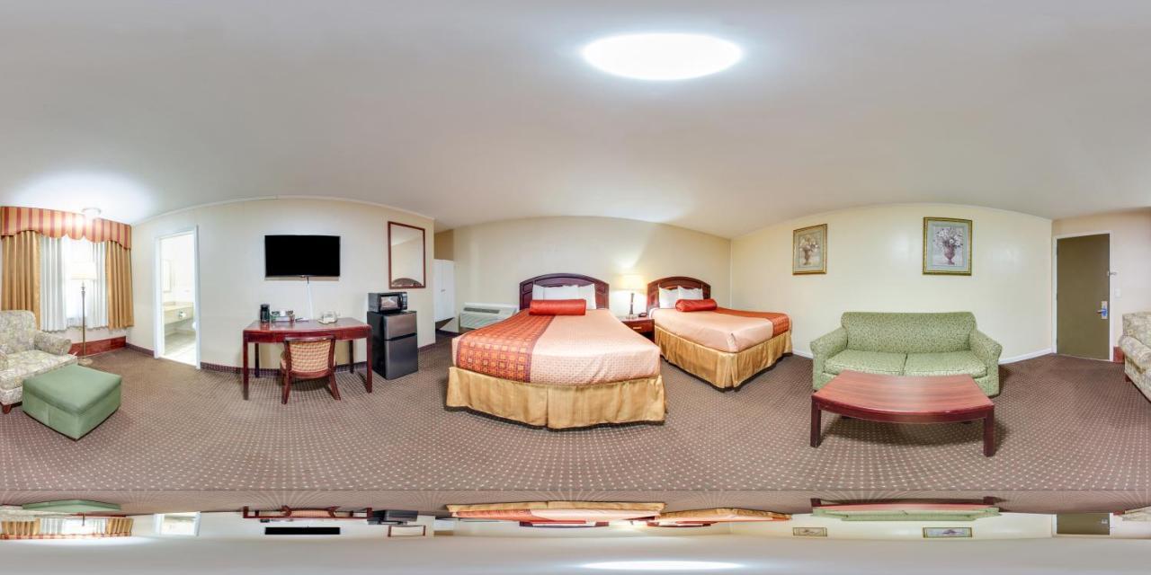 Weedsport Rodeway Inn מראה חיצוני תמונה